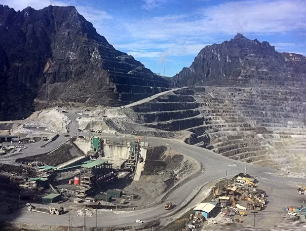 Apunta Indonesia a atraer 13 mil millones de dólares por el procesamiento de bauxita ảnh 1