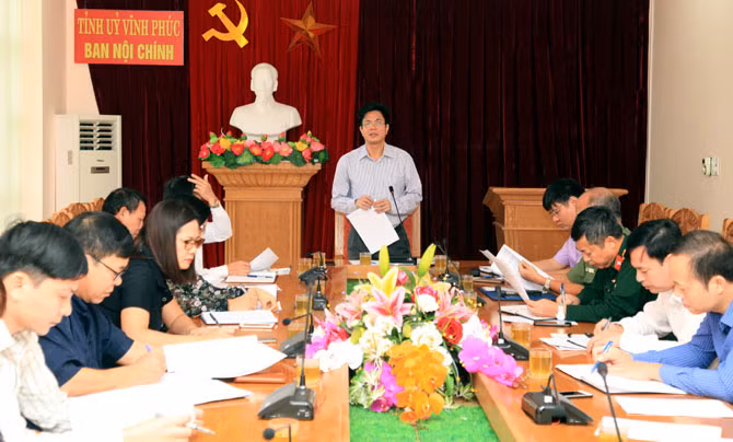 Instancia partidista en provincia vietnamita de Vinh Phuc analiza asuntos internos ảnh 1
