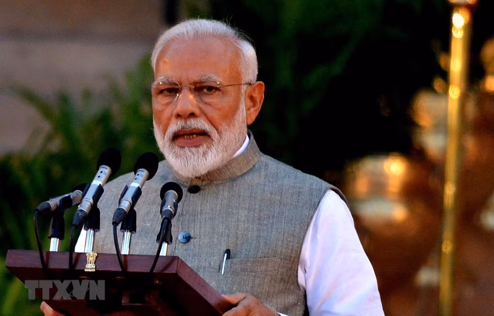 Aplaude primer ministro de la India decisión de ASEAN de revisar el TLC bilateral ảnh 1