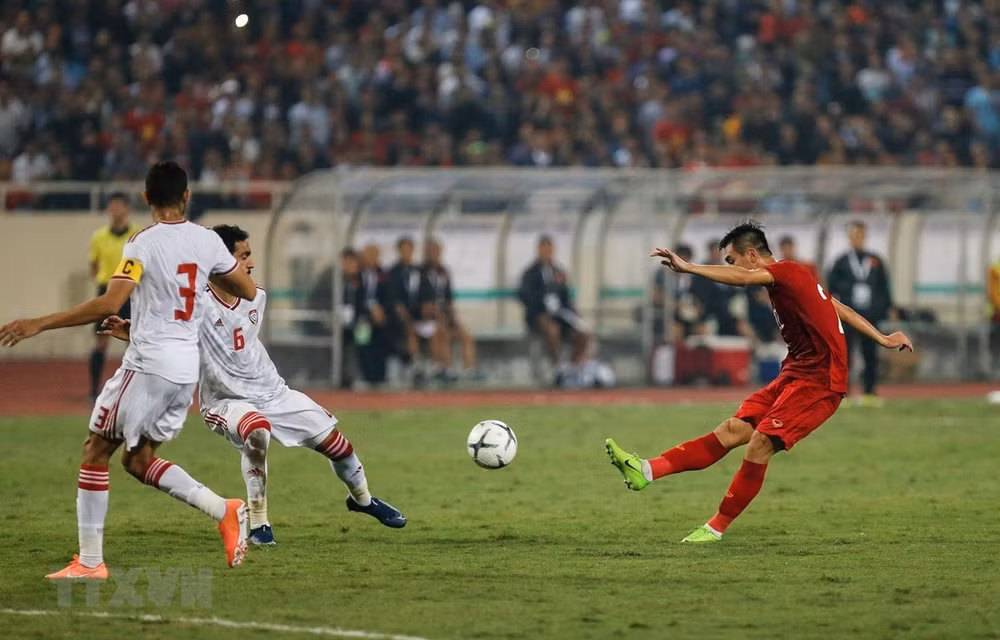 Ensalza prensa surcoreana victoria de Vietnam ante EAU en eliminatoria de Copa Mundial 2022 ảnh 1
