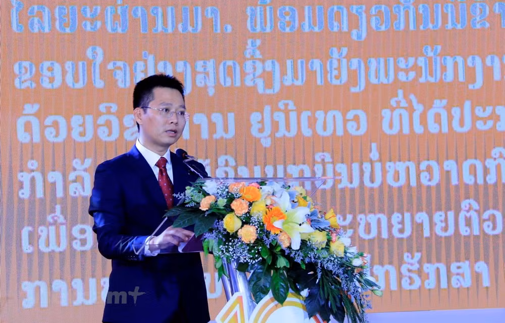 Empresa de telecomunicaciones Unitel, símbolo de cooperación económica exitosa entre Laos y Vietnam ảnh 1