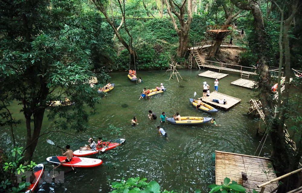 Ubica prestigiosa revista a Quang Binh entre las mejores experiencias turísticas en Vietnam ảnh 1