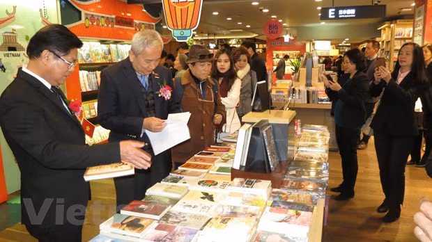 Inauguran primer pabellón de libros vietnamitas en Corea del Sur ảnh 1