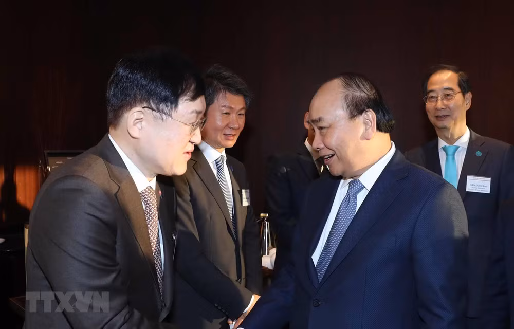 Dialoga primer ministro de Vietnam con líderes inversores sudcoreanos ảnh 1