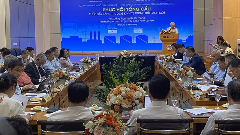 Debaten en Hanoi soluciones para crecimiento económico en el nuevo contexto ảnh 2