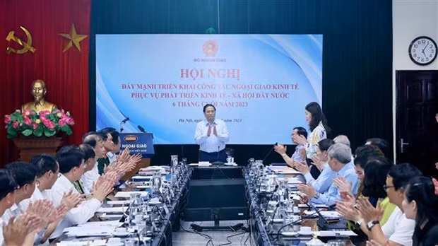 Premier participa en conferencia de promoción de diplomacia económica ảnh 1