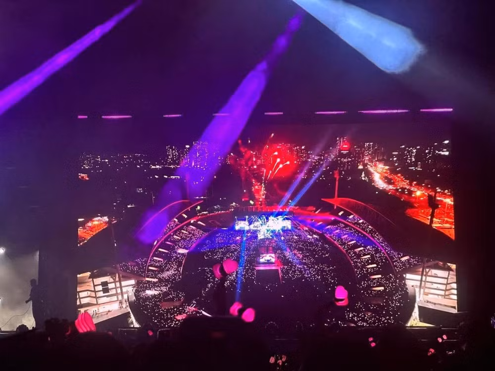 BlackPink conquista a miles de fanáticos en la primera noche de Born Pink en Hanoi ảnh 4
