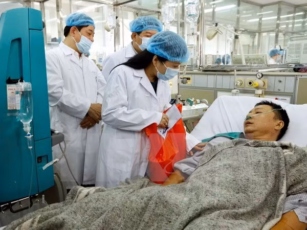 Exhortan a actuar con cautela para evitar similares incidentes en nosocomio de Hoa Binh ảnh 1