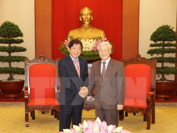 Vietnam fortalece nexos con partido gobernante de Singapur ảnh 1
