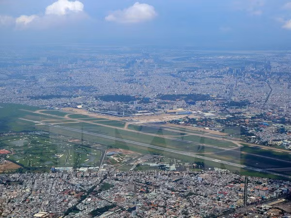 Consultoría de expertos extranjeros sobre ampliación de aeropuerto Tan Son Nhat garantizará imparcialidad ảnh 1