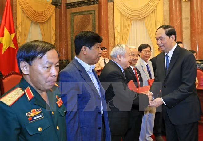 Presidente vietnamita destaca contribuciones de excombatienes voluntarios en Camboya ảnh 1