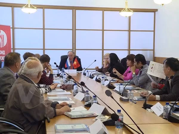 Sesiona en Moscú seminario científico sobre asociación estratégica Vietnam- Rusia ảnh 1