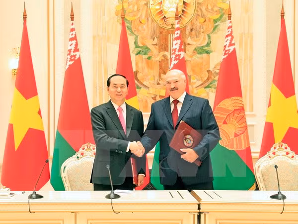 Presidente de Vietnam concluye visita oficial a Belarús ảnh 1 Presidente de Vietnam concluye visita oficial a Belarús ảnh 1