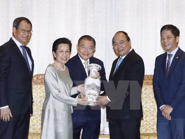 Premier vietnamita se compromete a ofrecer condiciones preferenciales a inversionistas ảnh 1