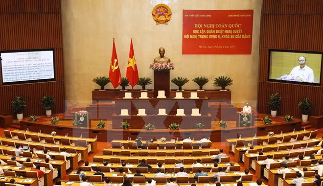 Premier vietnamita pide determinación y acción para materializar resoluciones partidistas ảnh 1
