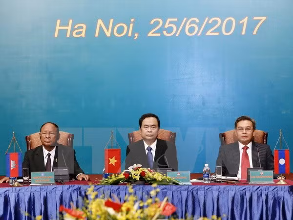Frentes de Patria de Vietnam, Laos y Camboya impulsan cooperación ảnh 1
