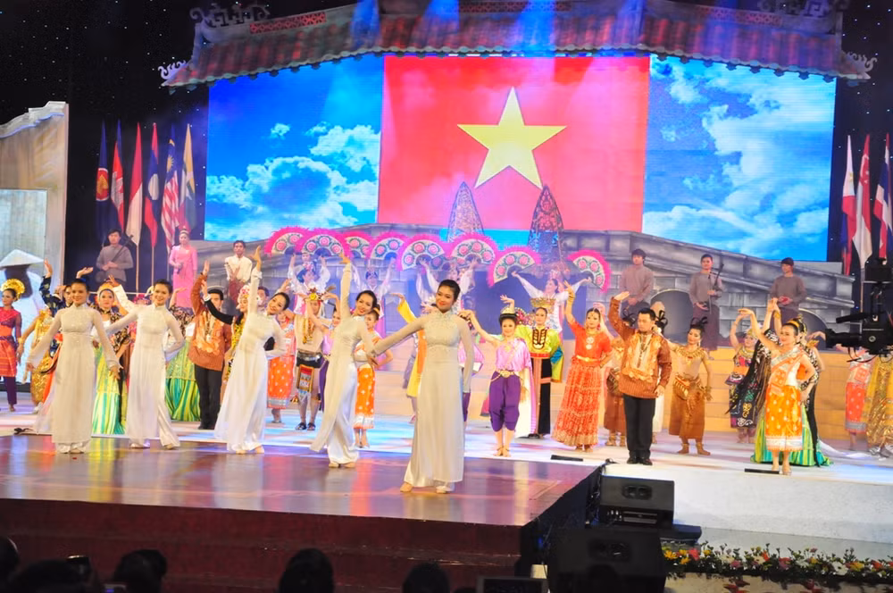 Velada artística cierra festival patrimonial en Vietnam ảnh 1