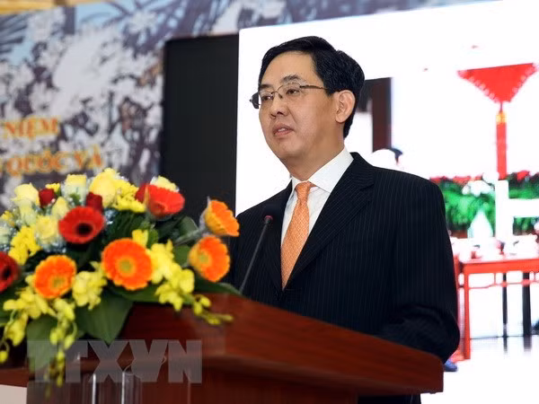 Vietnam reconoce contribuciones de embajador chino a las relaciones bilaterales ảnh 1