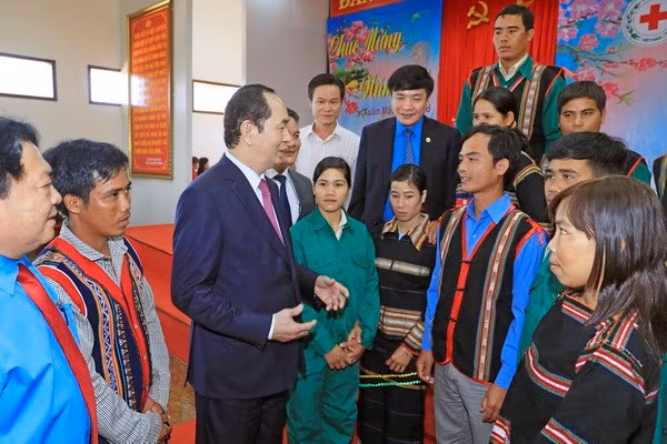 Presidente vietnamita felicita a pobladores en zonas fronterizas en ocasión del Tet ảnh 1 Presidente vietnamita felicita a pobladores en zonas fronterizas en ocasión del Tet ảnh 1