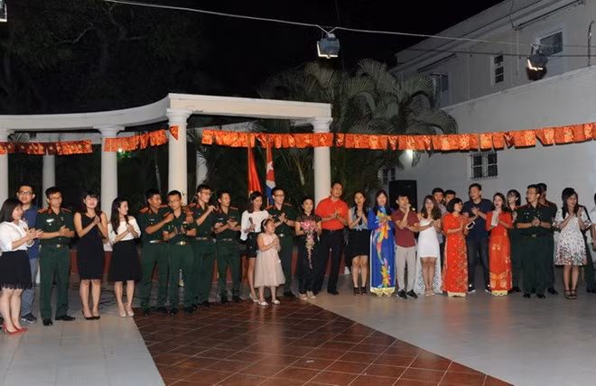 Vietnamitas en Cuba celebran fiesta tradicional de primavera ảnh 1