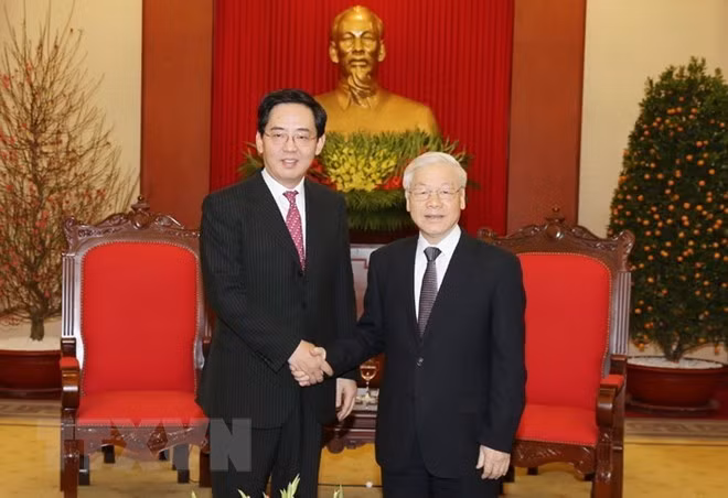 Reconocen aportes de embajador de China a las relaciones con Vietnam ảnh 1