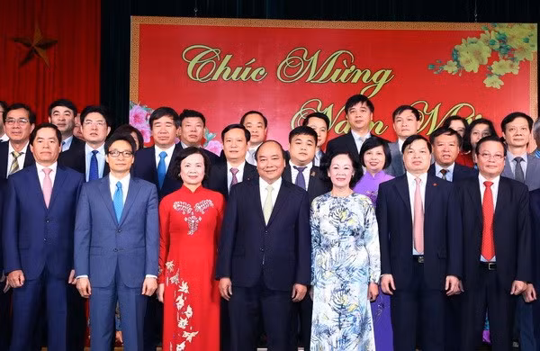 Premier vietnamita dialoga con órganos partidistas ảnh 1
