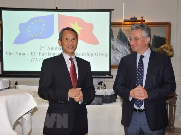 Relaciones Vietnam- Bélgica registraron avances notables en 2017 ảnh 1