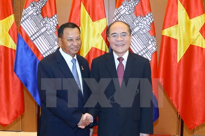 Concluye presidente de Senado cambodiano visita a Vietnam ảnh 1