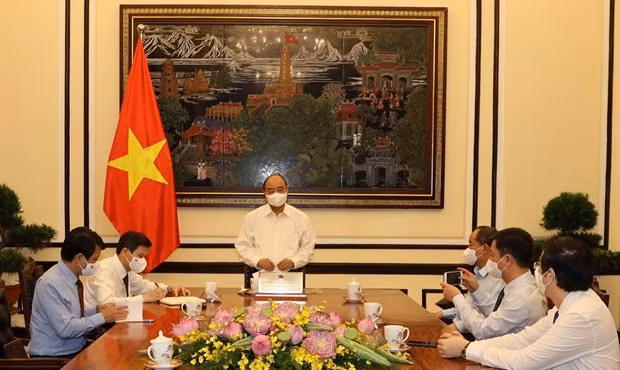 Presidente de Vietnam trabaja con la Revista Comunista ảnh 1
