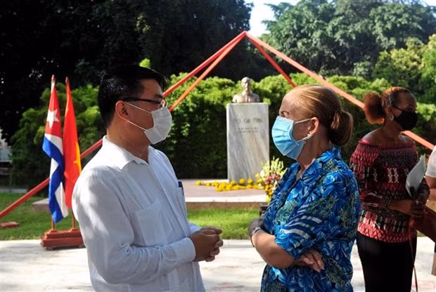Visita del embajador vietnamita a provincias más jóvenes de Cuba: otra semilla para la solidaridad ảnh 1