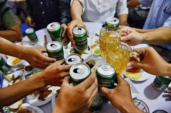 Vietnam ocupa tercer lugar en Asia en consumo de alcohol ảnh 1