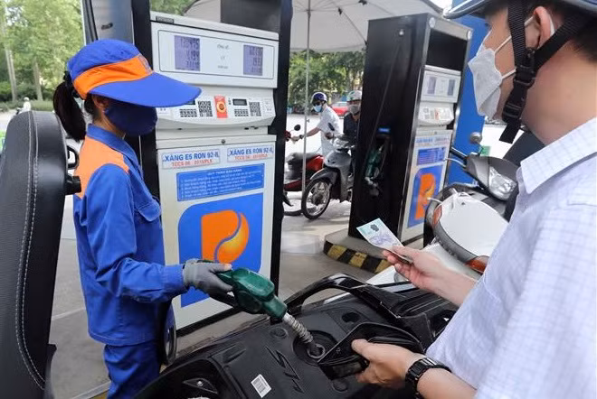 Precios de gasolina en Vietnam registran fuerte disminución ảnh 2