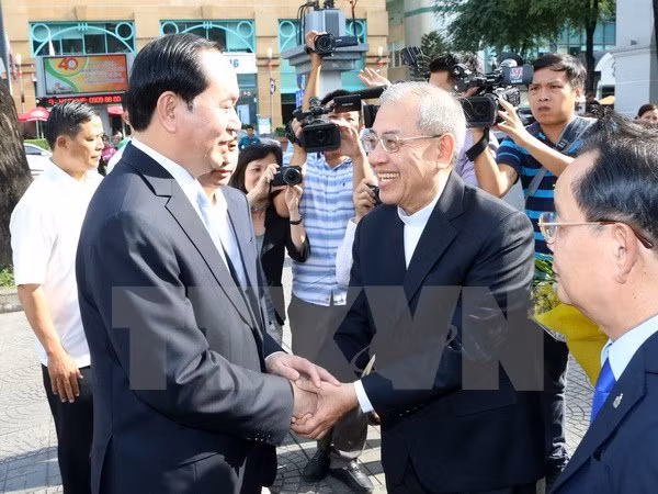 Presidente vietnamita felicita a comunidad católica y protestante por Navidad ảnh 1