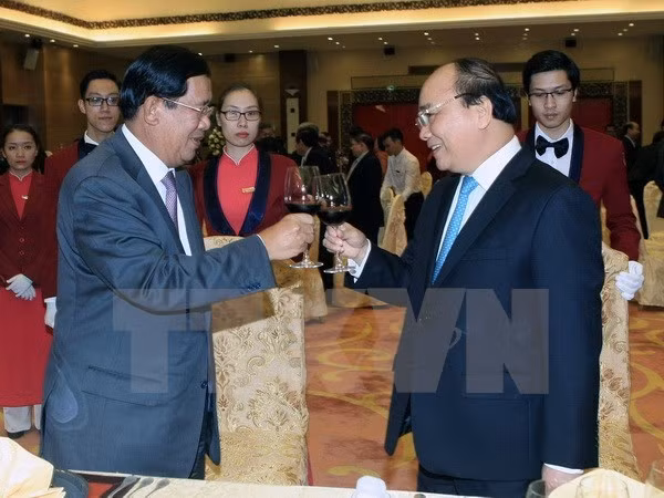 Primer ministro camboyano concluye visita oficial a Vietnam ảnh 1