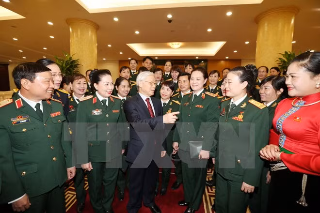 Líder de PCV resalta aportes de mujeres militares al desarrollo nacional ảnh 1
