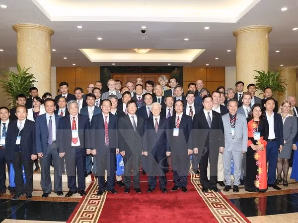 Líder partidista vietnamita elogia recomendaciones de los científicos sobre el desarrollo nacional ảnh 1