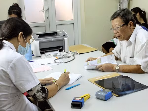 Un 85 por ciento de población de Phu Quoc cubierta por seguro médico ảnh 1