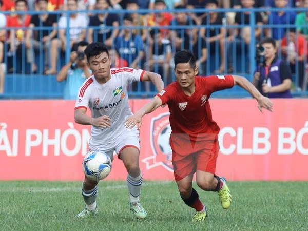 Yokohama triunfa en torneo internacional de fútbol sub-21 en Vietnam ảnh 1