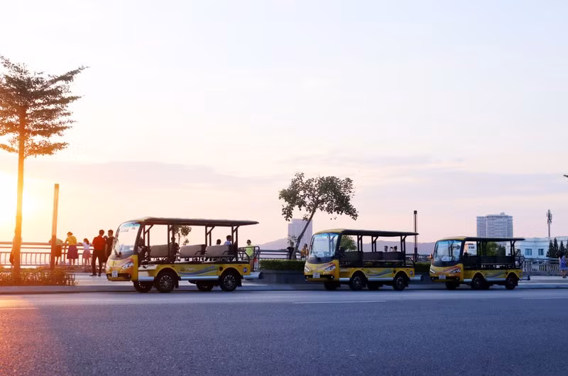Ha Long lanza servicio de coche eléctrico ảnh 1