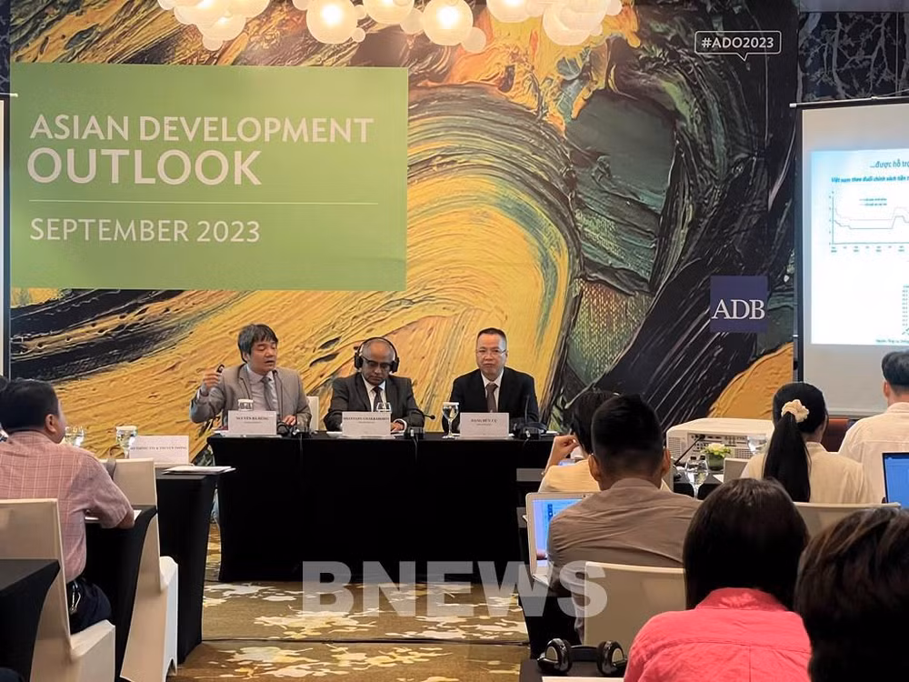 BAD: Economía vietnamita muestra resistencia en medio de débil demanda global ảnh 1