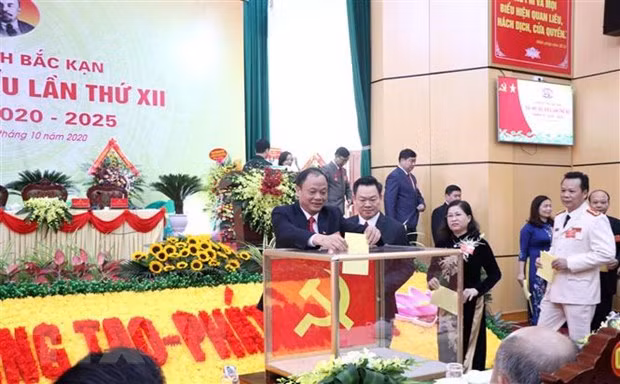 Prioriza Partido Comunista de Vietnam importancia de trabajo de cuadros ảnh 2
