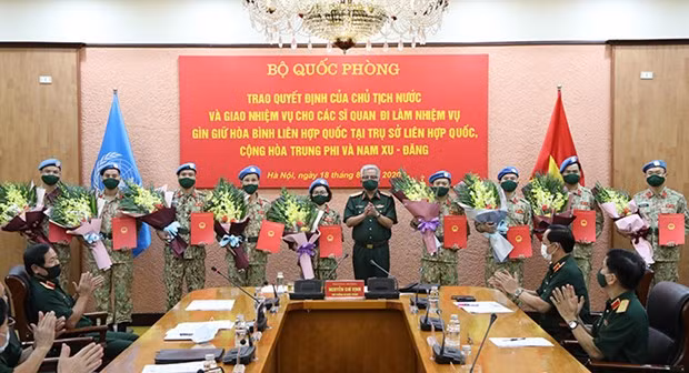 Otros 10 oficiales de Vietnam se incorporan a misiones de paz de ONU ảnh 1