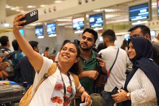 Atraen turistas a Vietnam mediante simplificación de trámites de visa ảnh 1
