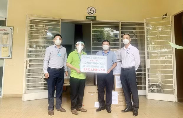 Llegan más donaciones para lucha contra el COVID-19 en Ciudad Ho Chi Minh ảnh 1