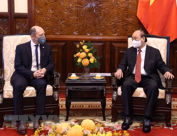 Reafirma Vietnam importancia concedida a lazos con Uruguay, Finlandia y Austria ảnh 1