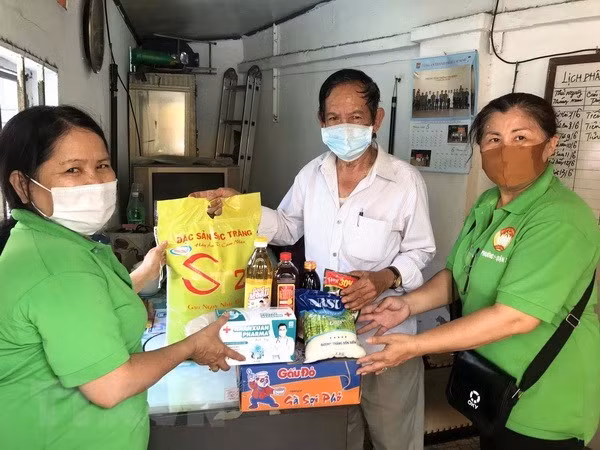 Ciudad Ho Chi Minh aprueba tercer paquete de asistencia para afectados por el COVID-19 ảnh 1