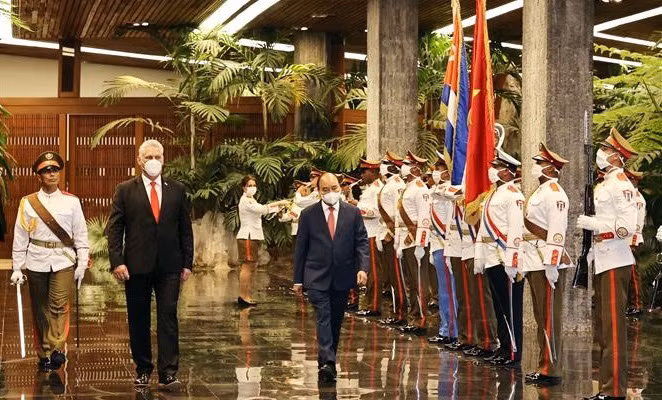 Presidente cubano da la bienvenida a su par vietnamita Nguyen Xuan Phuc ảnh 1