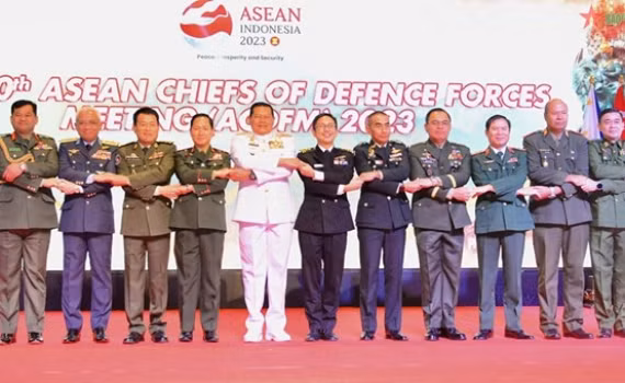 Vietnam contribuye a cooperación en defensa entre los países de ASEAN ảnh 1