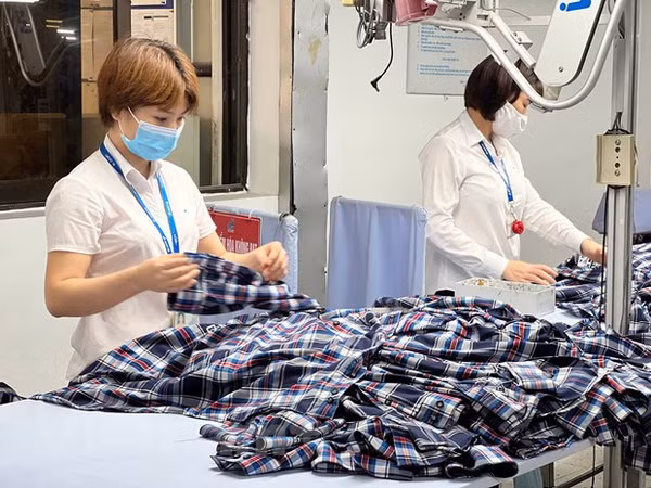 Reduce Vietnam tasas de interés para apoyar economía ảnh 2