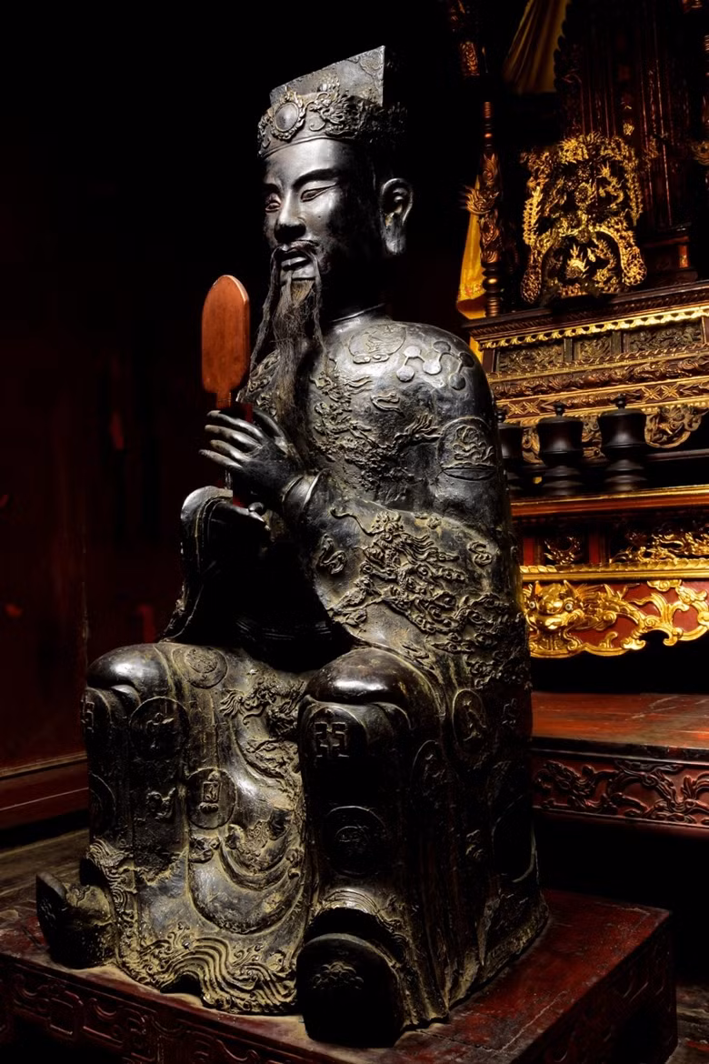 Estatua del rey An Duong Vuong: un tesoro nacional con características preciosas ảnh 1